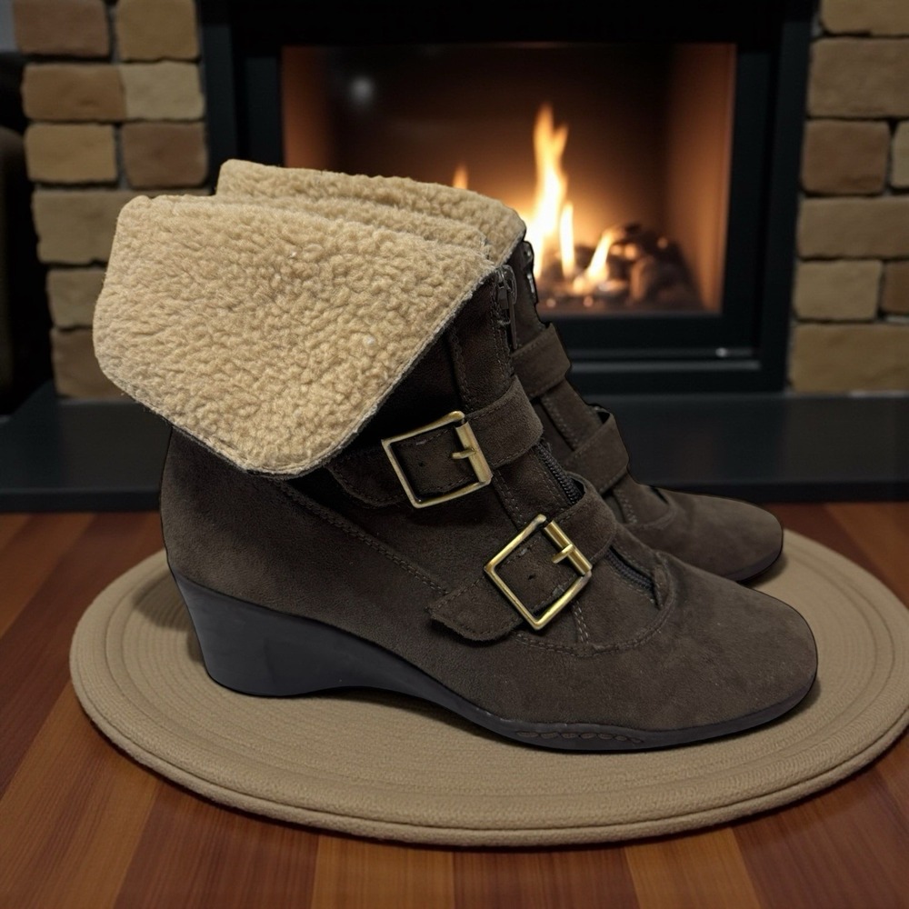 Slay ❄️A2 by Aerosoles Cozy Shearling Lined Wedge Ankle Fold Boots Cottagecore 8
